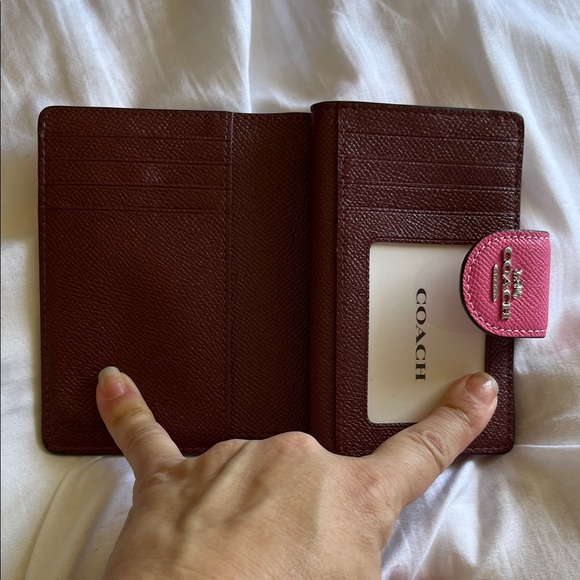 Coach Corner Zip Wallet - Picture 2 of 4